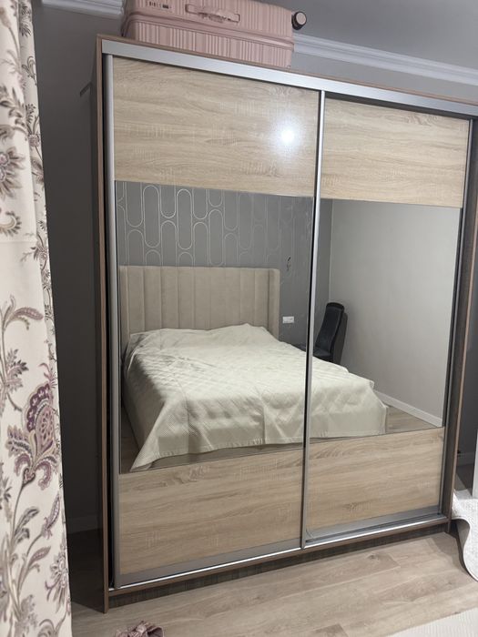 Продам шкаф на роликах