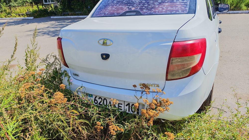 Продам автомобиль Lada Granta 2012