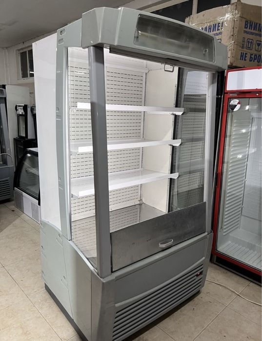 Витринный холодильник / Холодильник