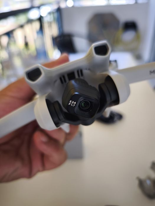 DJI Mini 3 Fly More Combo (DJI RC). Като нов.