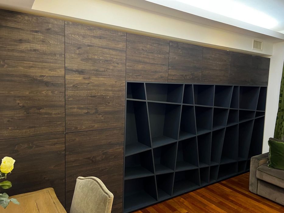 Biblioteca din lemn masiv