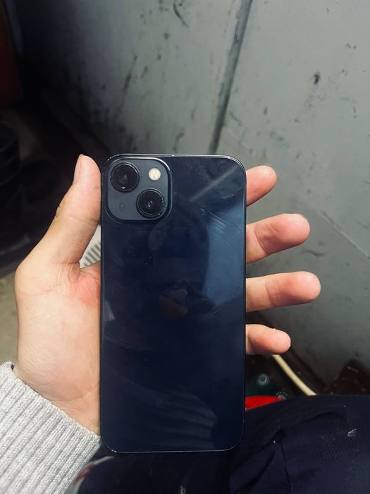 IPhone 13 телефон