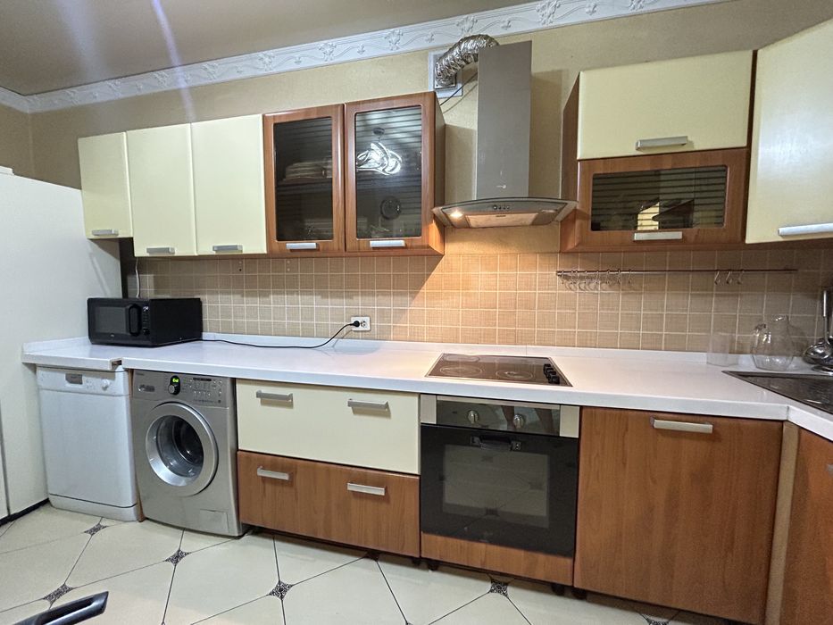 Продается кухонный гарнитур с техникой