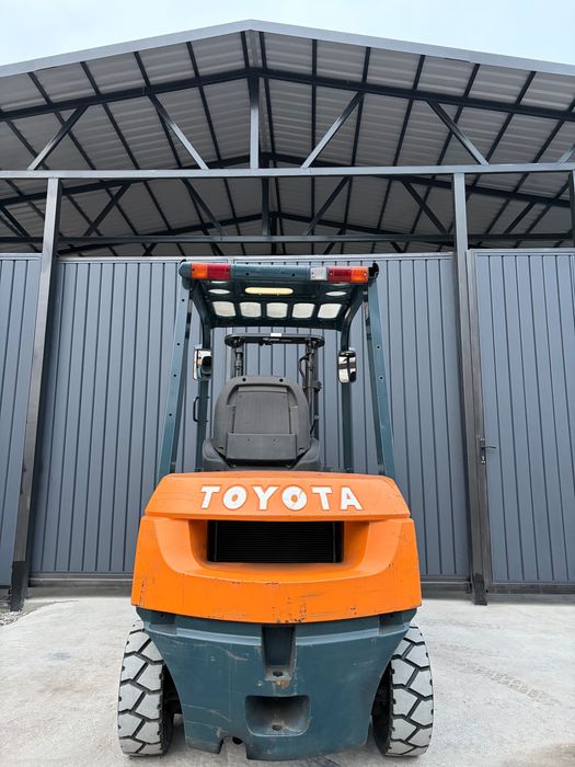 Вилочный Погрузчик Toyota 7FG20