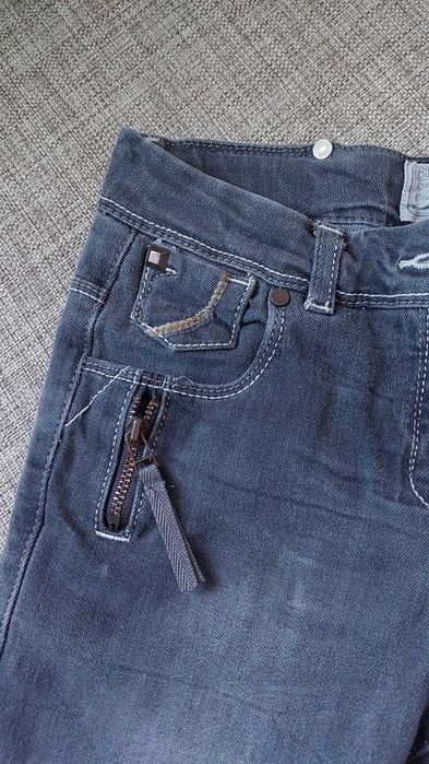 Продам джинсы для девочки р152