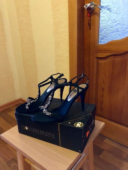 Продам летние босоножки 38 размера