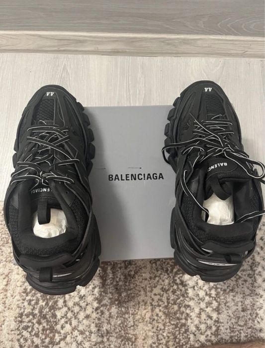 Balenciaga track