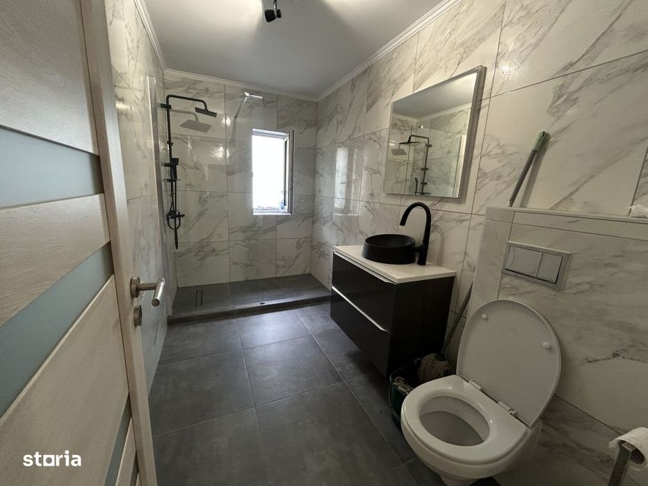 Apartament 2 camere decomandat , 56 mp , zona Porii ,