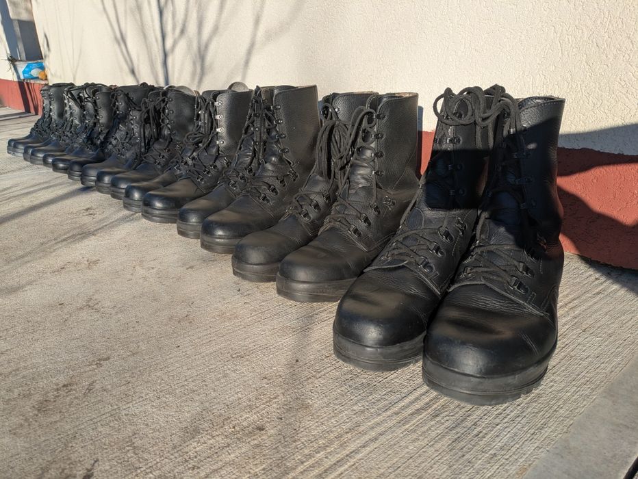 Bocanci de armată din piele naturală !