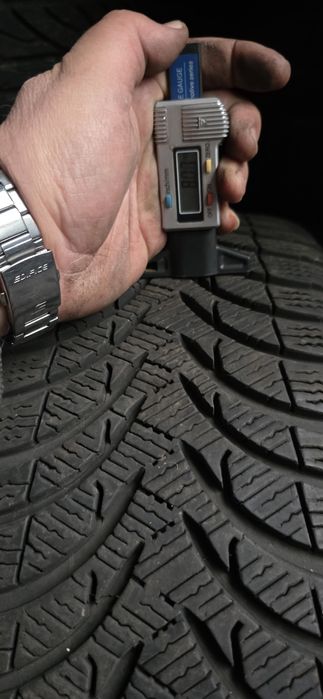 Гуми 2бр 225/55/17 - 1бр  - 79лв