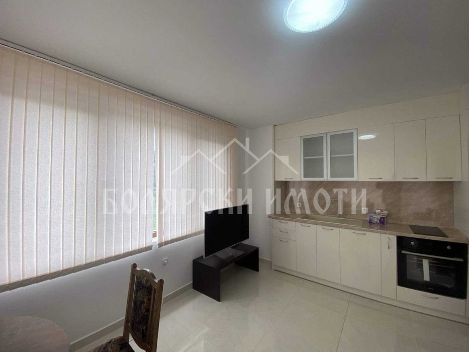 Тристаен апартамент до парк Дружба