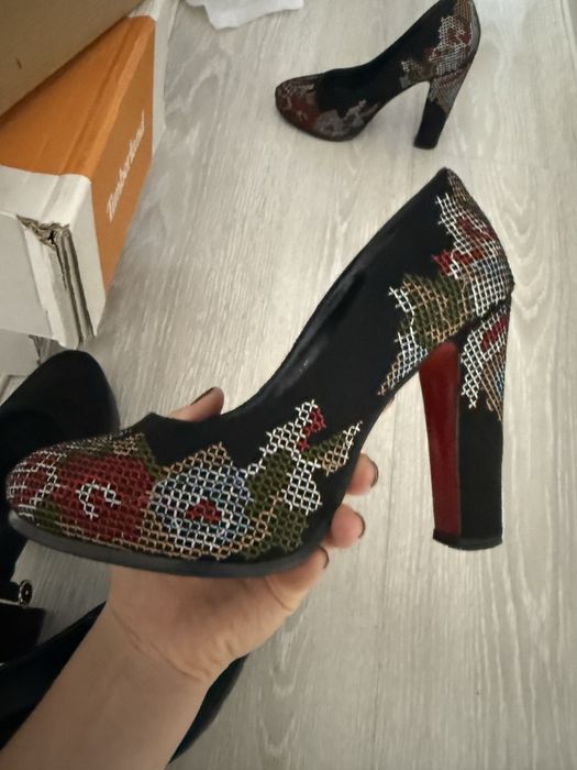 Продам туфли женские