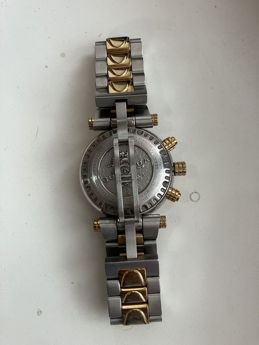 Швейцарские часы invicta.