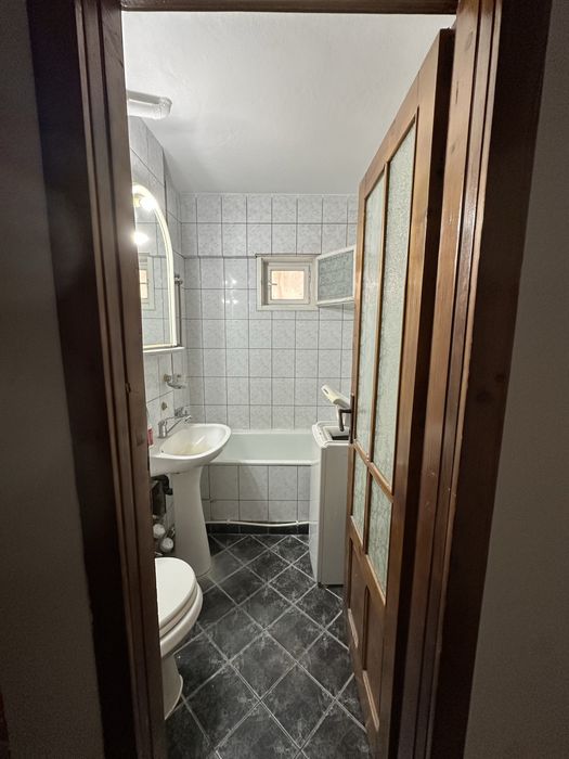 Închiriez  apartament 2 camere Piata Mica