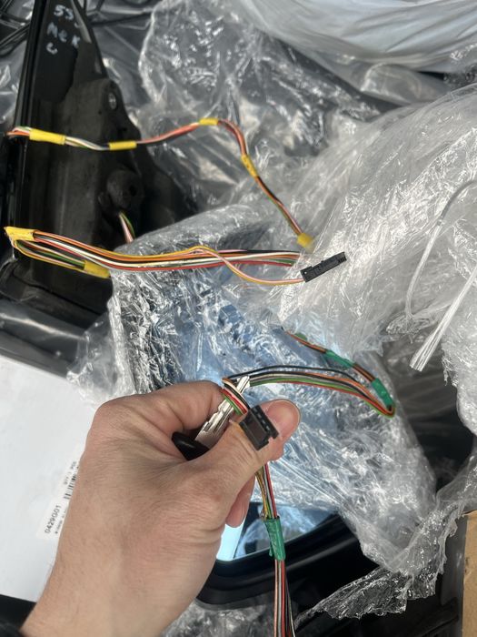 Продам зеркала боковые от BMW X5, E53