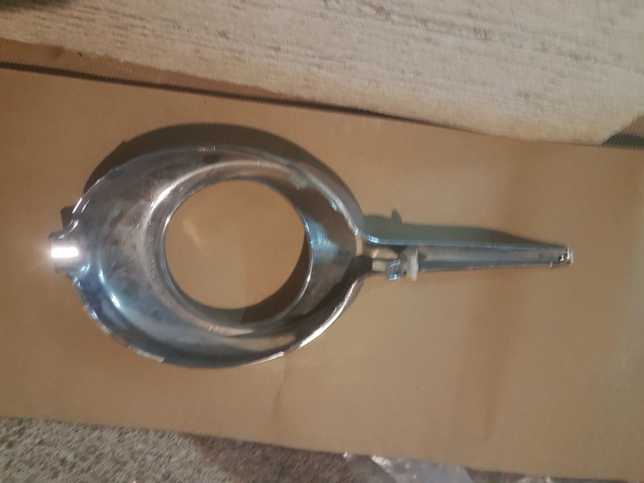 Гривна дясна за халогенa за Toyota RAV4 face лифт