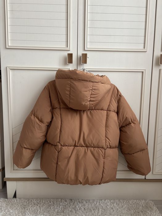 Много запазено детско яке Zara-почти ново, размер 152 см.