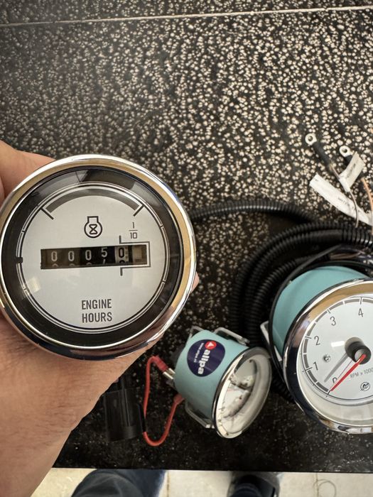 De vanzare ceasuri motor barca (Mercury)