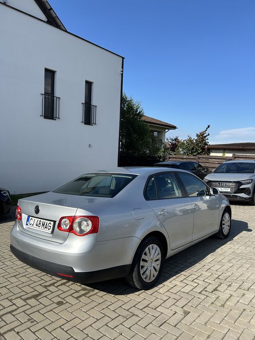 VOLKSWAGEN Jetta 2010 — imagine 3