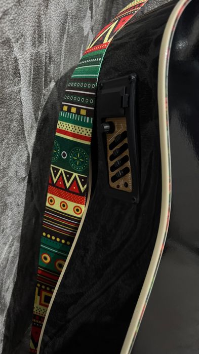 Гитара электроакустическая