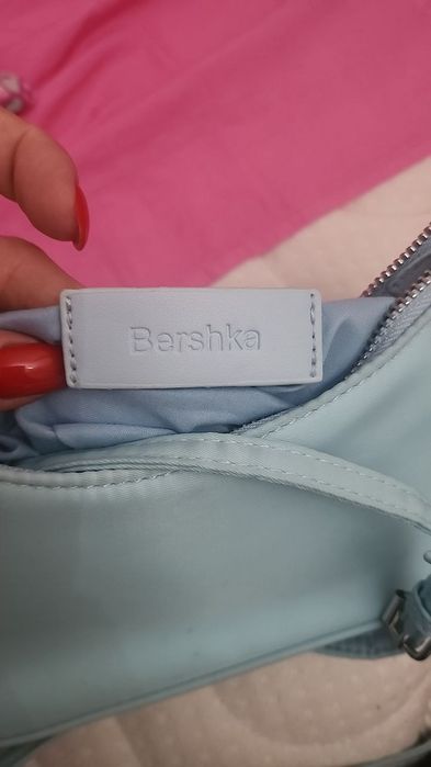 оригинальная сумочка Bershka