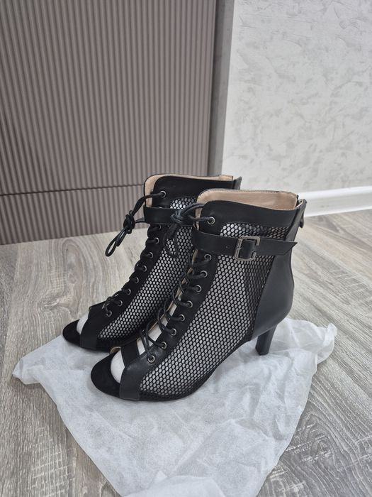 Продам High Heels