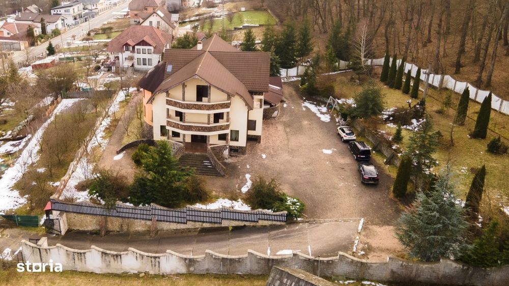 Vila de Lux,35 arii,Valea Ghinzii