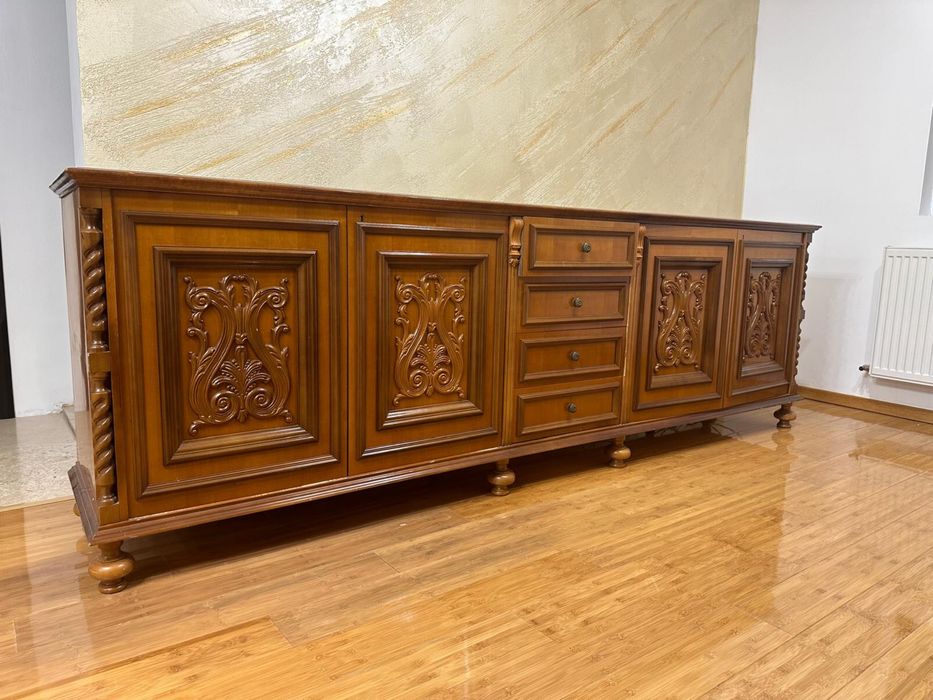 Mobila de sufragerie si comoda in stare perfecta foarte frumoasa