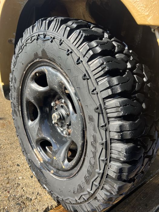 Caucicuri/anvelope  225/65/16