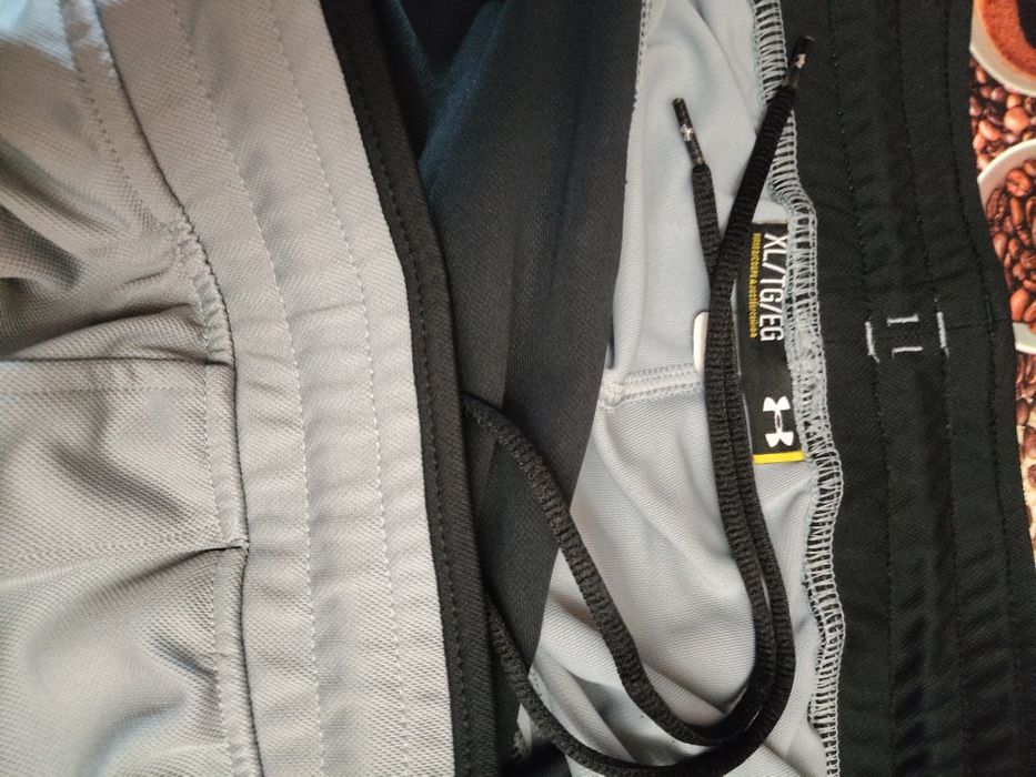 Оригинално мъжко долнище (Under armour).