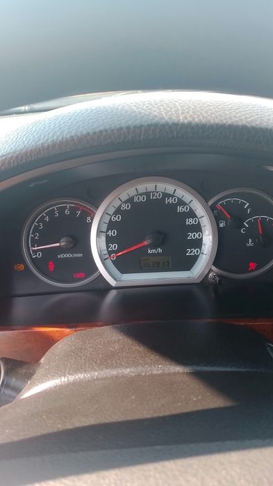 Lasetti moshinasi sotiladi 2010 yil 2 pozitsa mexanika.