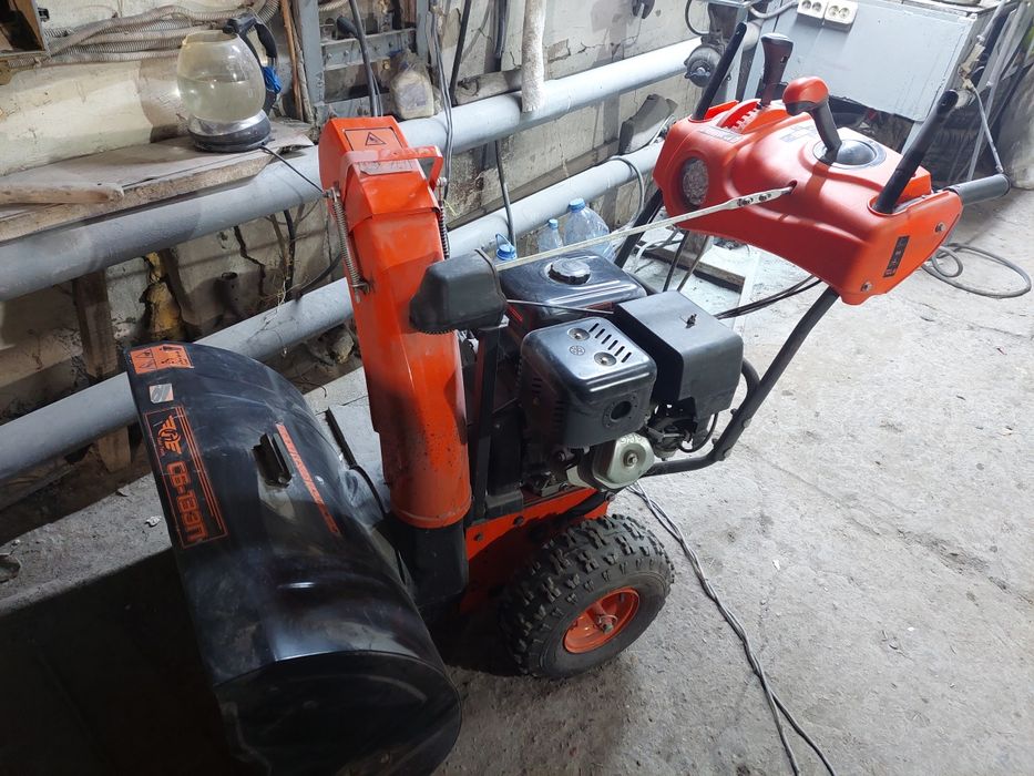 Снегоуборочная машина