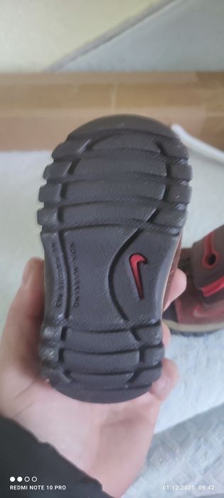 Оригинални детски зимни боти Nike, размер EU 18.5 / UK 2 / US 2.5 / CM