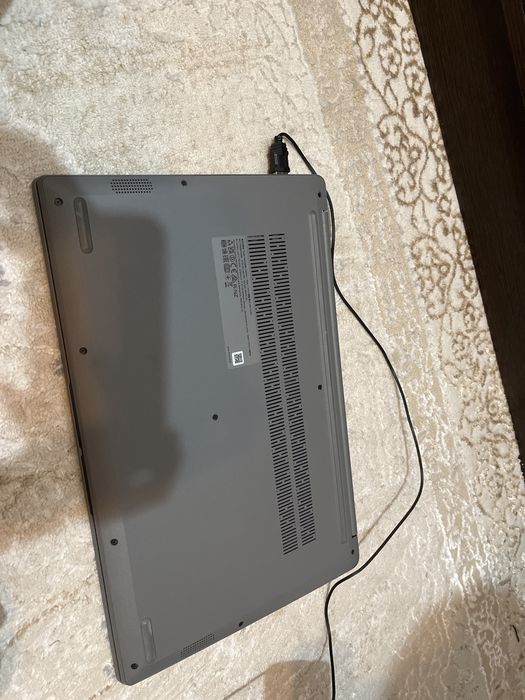 Ноутбук Lenovo!почти новый