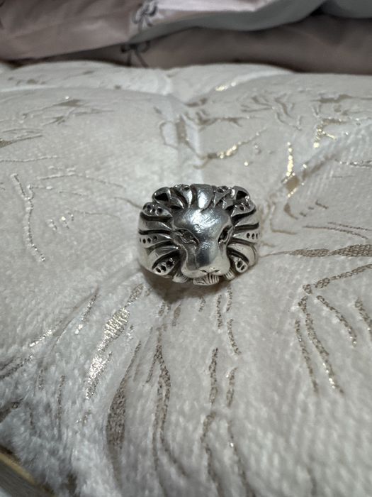 Serebro uzuk 22 gram sotiladi holati yaxshi