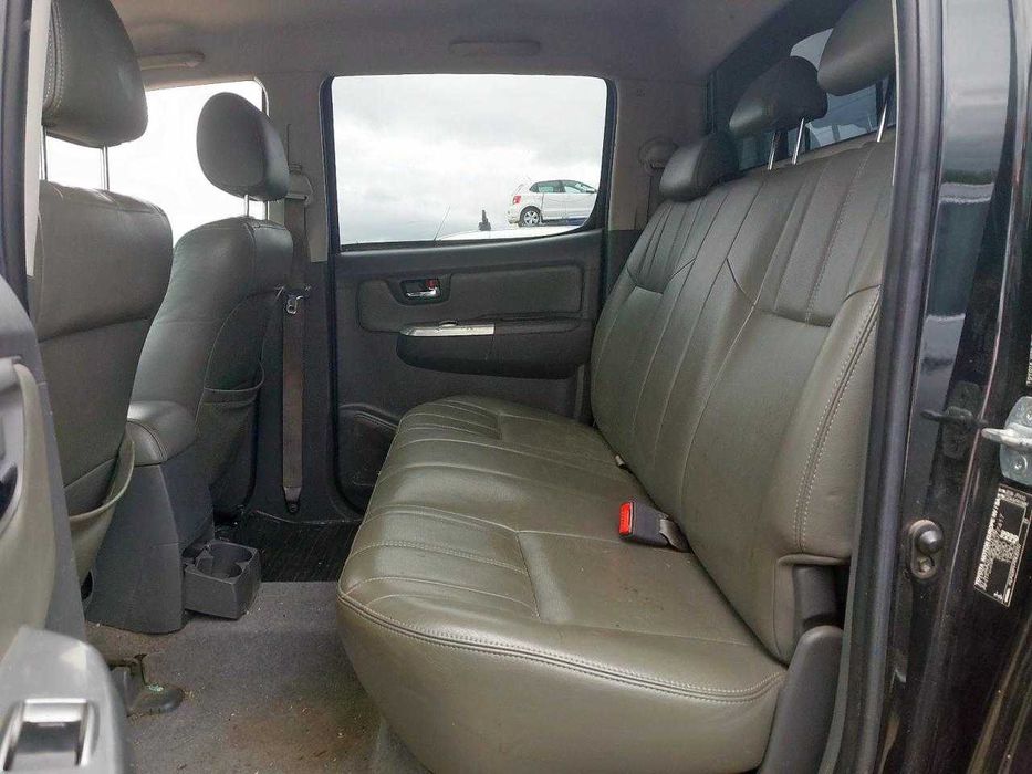 Dezmembrez Toyota hilux  3.0 Diesel D-4D ; 126KW/171CP 2005-2015