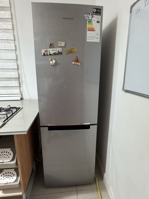 Продается холодильник Самсунг