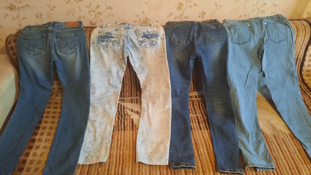 Продам джинсы для девушек/женщин 40-42 размер
