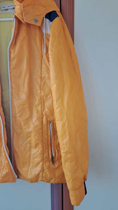 Продавам мъжко зимно палто и яке