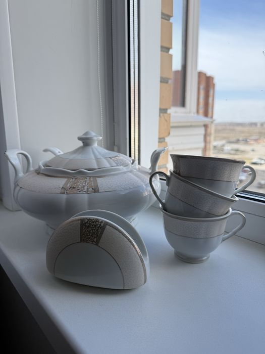 Продам посуду новая не использовали, в наборе идут 12 кружек