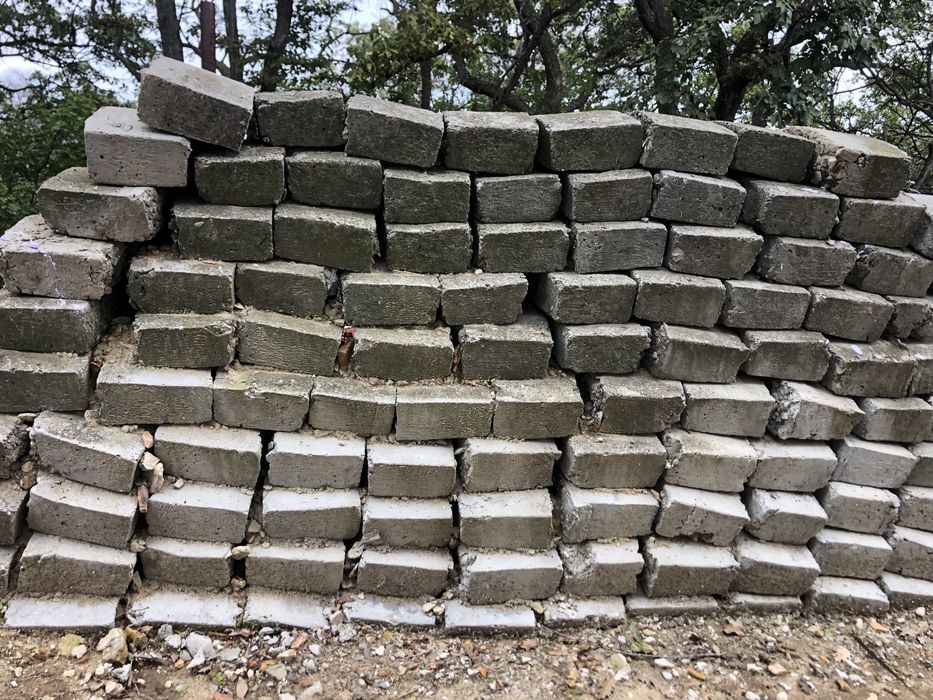 Строителни материали - керемиди, коминни тела, мраморни плочи