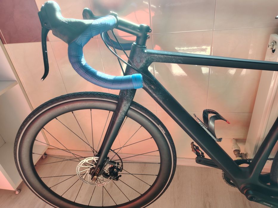 Bicicleta Gravel full carbon