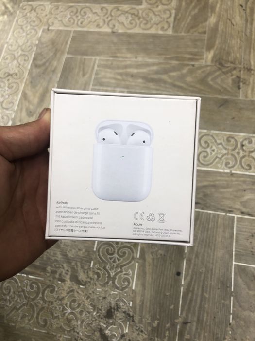 Продаю наушник AirPods