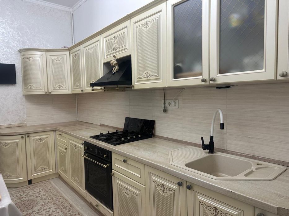 Продам кухонный гарнитур в полном комплекте!