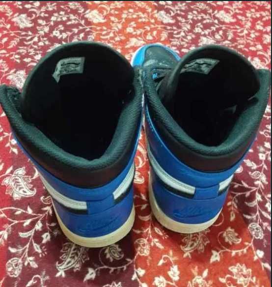 Adidasi nike air