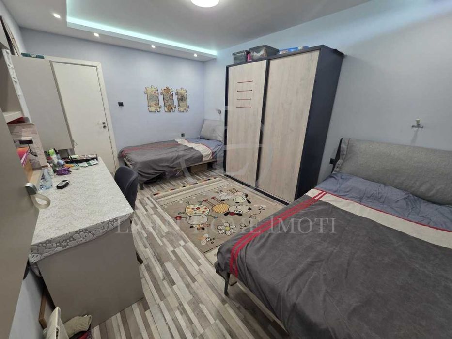 Продава се Тристаен апартамент в Пловдив, Тракия - 104 кв.м за 2000 €/кв.м - Снимка #6