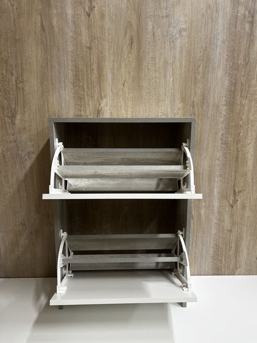 Продаеться новая обувница.