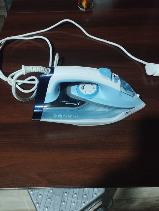 Продается утюг в отличном состоянее