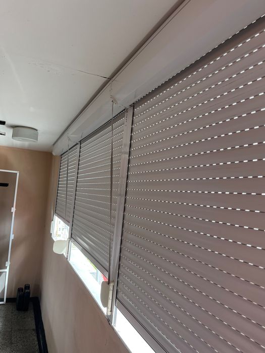 PVC външни ролетни щори – 3 бр., запазени