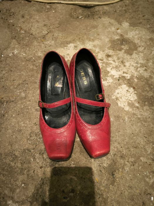 Обувки кожени с ток...